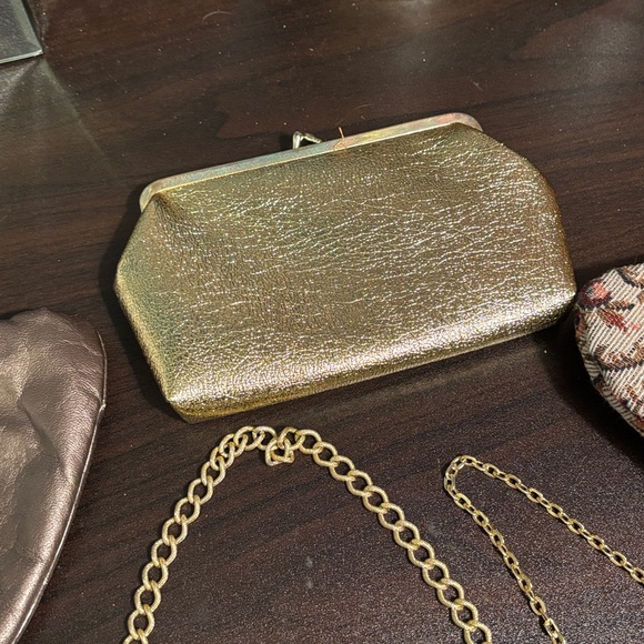 VINTAGE Set of 5 formal clutch handbags. One is black satin with sequence, one i - Picture 10 of 11